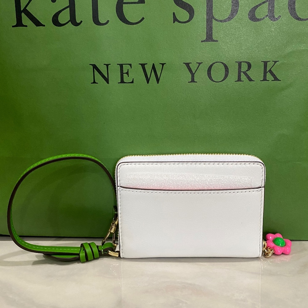 Kate spade magazine wristlet wallet - Picture 5 of 9